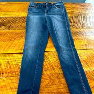 size 27 dark washed skinny jeans